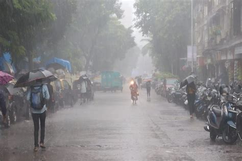 Weather Update दिल्ली में बारिश और बढ़ाएगी ठंड यूपी समेत कई राज्यों