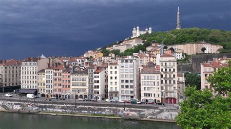 Les Images Impressionnantes De L Norme Orage Qui A Inond Lyon Hier