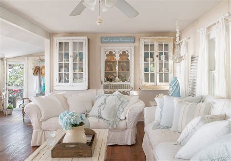 House Tour A Romantic Beach Bungalow Cottage Style Decora