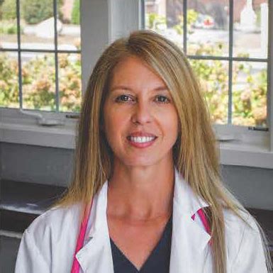 Sara Gray Dvm Rarebreed Veterinary Partners