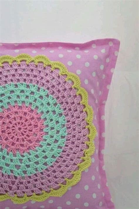 Pin By Clau Zovak On Almohadones Y Puff Crochet Cushions Crochet