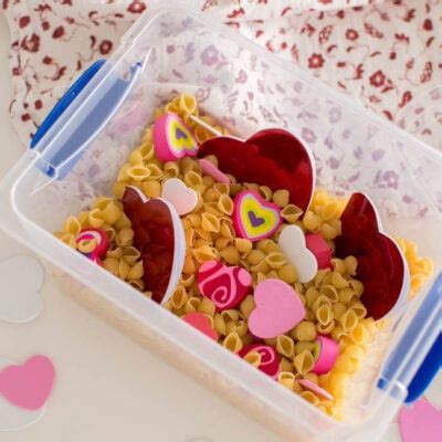 Valentine S Day Sensory Bin Messy Momma Crafts