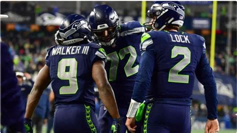 NFL 2023 playoff picture, standings after Week 15: Seahawks move into ...