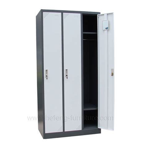 Locker Besi Terdiri Dari 3 Pintu Hefeng Furniture