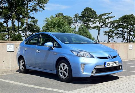 Toyota Prius Plug In Hybrid Uk Review Carwow