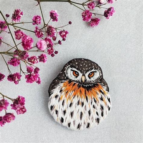 Pin by Тышкевич Ольга on Брошки Beaded embroidery Cross stitch