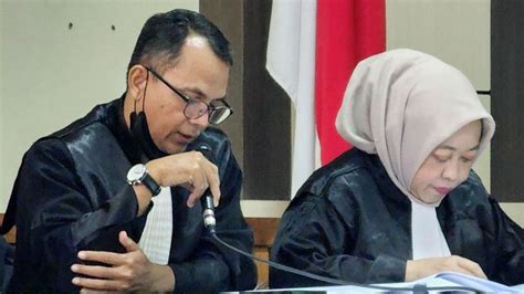 Terdakwa Korupsi Kredit Di Bri Brebes Dihukum Tahun Penjara