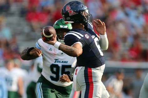 Ole Miss football running back Kewan Lacy stars against Georgia State