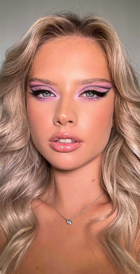 22 Glam Festive Season Makeup Ideas Rose Gold Glam Eyes