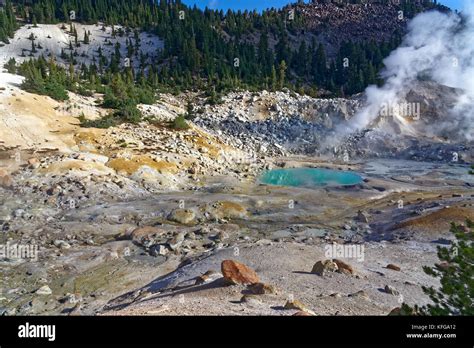 Geothermal activity in Lassen Volcanic National Park Stock Photo - Alamy