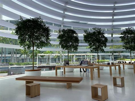 We Got A Tour Inside The Worlds First Floating Apple Store Which