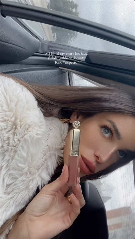 El labial nude de Marta López Álamo que necesitas YA en tu neceser