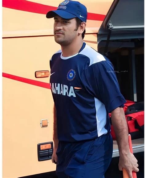 Pin By Bankar Vaibhav On Ms Dhoni Ms Dhoni Photos Photo Pose For Man