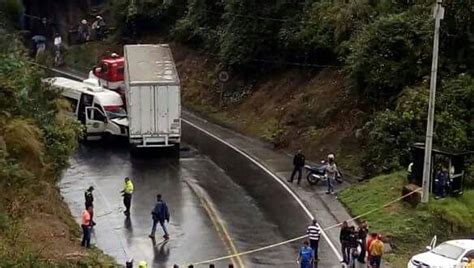 Grave Accidente En Vía La Línea Dejó 2 Víctimas Fatales Y 16 Heridos La