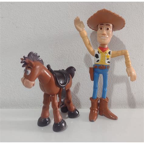 Miniatura Woody E Bala No Alvo Filme Toy Story Shopee Brasil