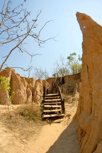 Sao Din Na Noi In Sri Nan National Park Free Stock Photo Public