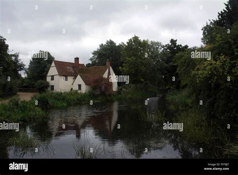 Suffolk Flatford Willy Lotts Cottage National Trust Stock Photo Alamy