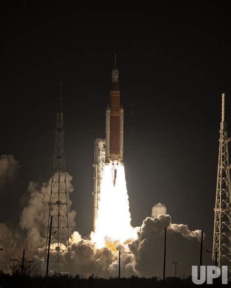 Photo Nasas Artemis 1 Launches From Kennedy Space Center Ksc2022111512