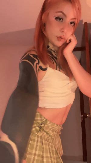 Does My Cute Yo Ass Under This Skirt Make You Hard Reddit Nsfw