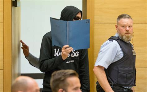 Bild zu Dreifach Mord in Hille Lebenslange Haft für beide Täter