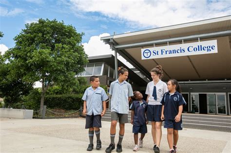 St Francis College Crestmead 介紹 Uniform Map 制服地圖