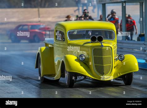 Top Fuel Dragster Burnout Hi Res Stock Photography And Images Alamy