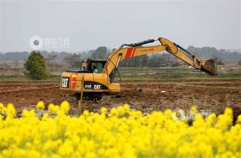 江西泰和：翻耕整地备耕忙 视觉江西 大江网首页