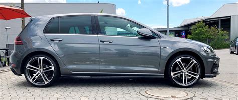 VW Golf 7 Grau ULTRA WHEELS UA 10 Anthrazit 19 Zoll