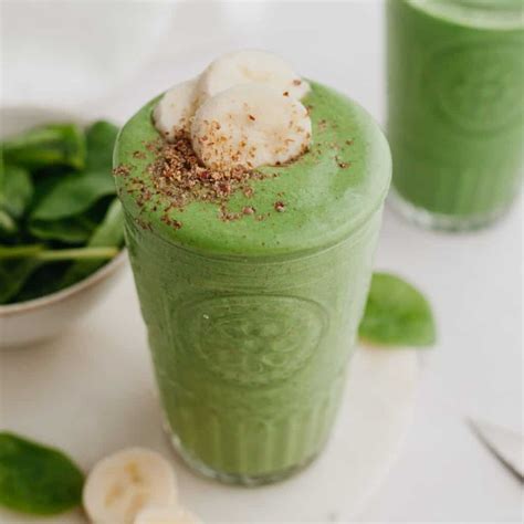 Creamy Banana Spinach Smoothie - Alpine Ella