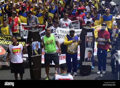 Sao Paulo Brazil 04th Oct 2017 SP Postal Workers On Strike Since