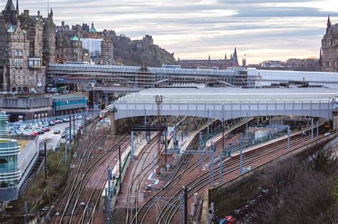 Edinburgh Waverley Train Station Visit One Of The Busiest Terminals