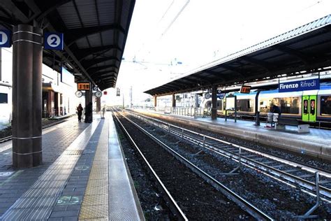 Finisce Sotto Un Freccia Rossa A Firenze Rifredi Caos Treni Verso Nord