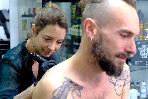 Avec Professionnels Issoire Comment Les Tatoueurs Parviennent Ils