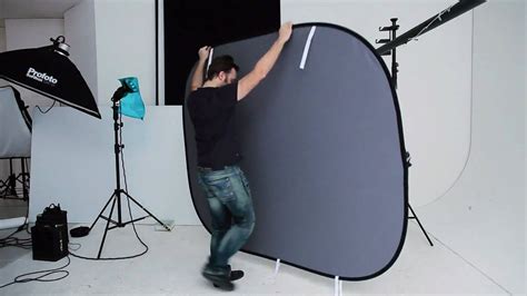 How To Fold A Really Big Screen Reflector Youtube