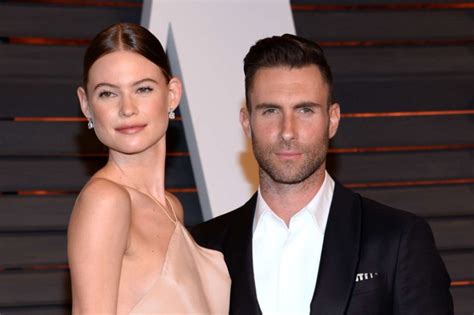 Adam Levine Le Chanteur De Maroon Va Tre Papa