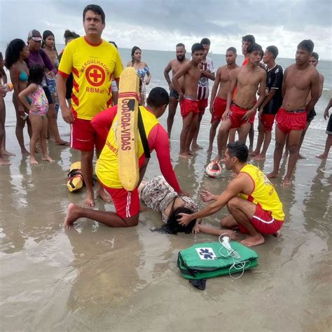 Grupo De Adolescentes Resgatado Na Praia Do Calhau Em S O Lu S Ap S