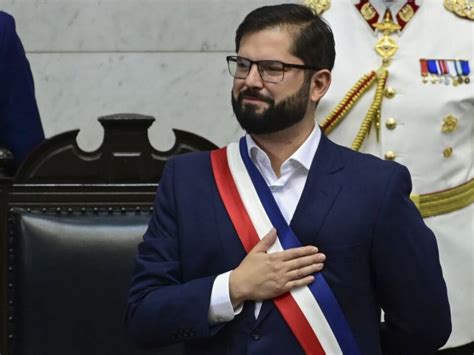 Linkspolitiker Boric als neuer Präsident von Chile vereidigt SN at