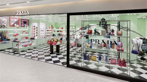 Prada opens a new store in Paris