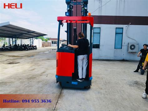 Thông Tin Chi Tiết Về Xe Nâng Reach Truck Đứng Lái 2 Tấn Heli Mới 100