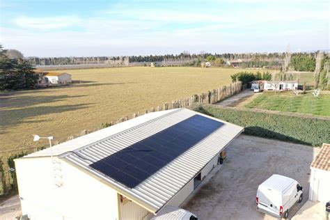 Des Hangars aux Panneaux L Agriculture à l Ère du Photovoltaïque