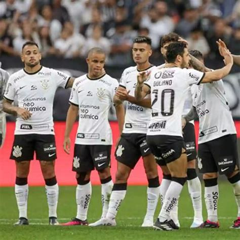 Corinthians Gole A Liverpool En El Centenario