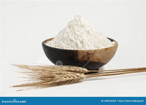 Whole Grain Wheat Flour Stock Image Image Of Culinary 180593355