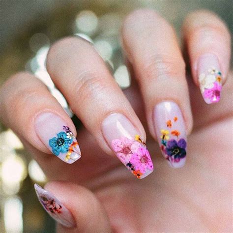 50 Pretty Flower Nail Designs To Copy Floral Nails Floral Nail