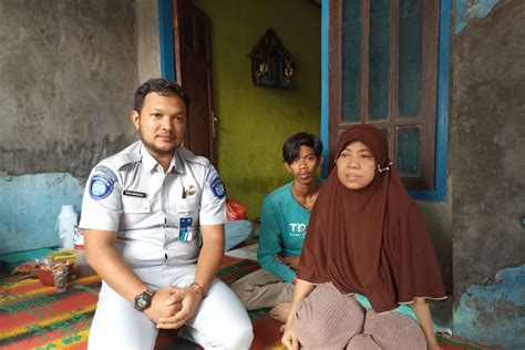 Jasa Raharja Banten Serahkan Santunan Kepada Istri Korban Kecelakaan