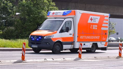 Garrel Betrunkener Autofahrer Erfasst J Hrigen Frontal Lebensgefahr