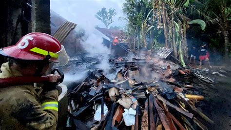 Dilahap Api Dapur Warga Trenggalek Ludes Saat Sambang Tetangga Kabar