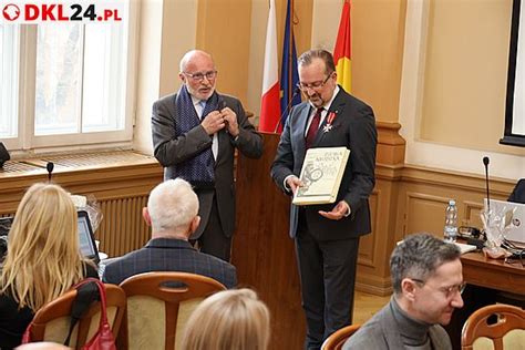 Samorząd powiatu kłodzkiego pożegnał dotychczasowego starostę DKL24