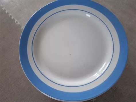 Assiettes Anciennes En Porcelaine Lisere Bleu Lot De Eur