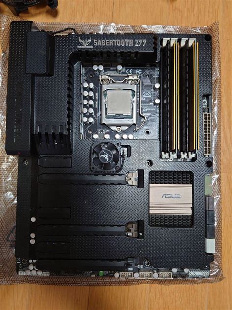 Asus Sabertooth Z77 Blogknakjp