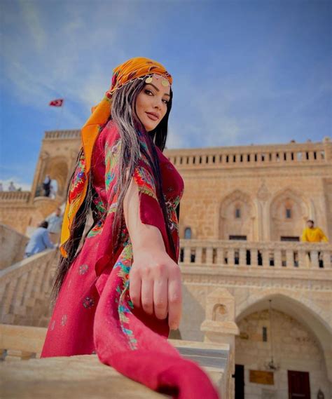 Otantik yöresel şal şalvar eski Mardin Kızlar Kadın Moda pozları